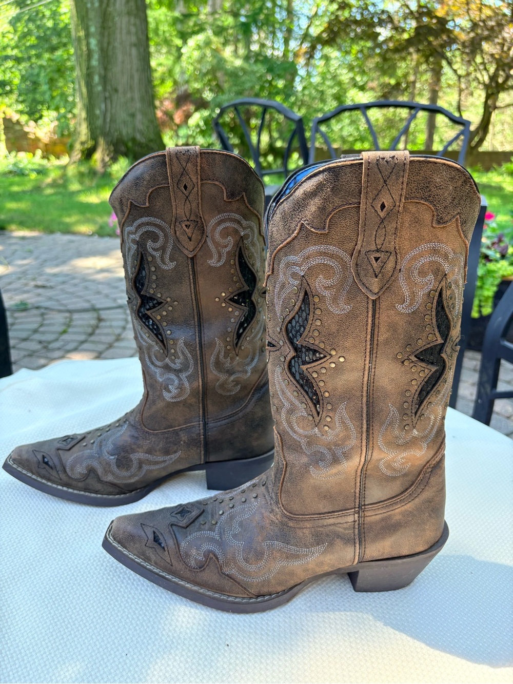 Laredo Women’s Lucretia Tooled Inlay Embroidery Studded Cowboy Boots